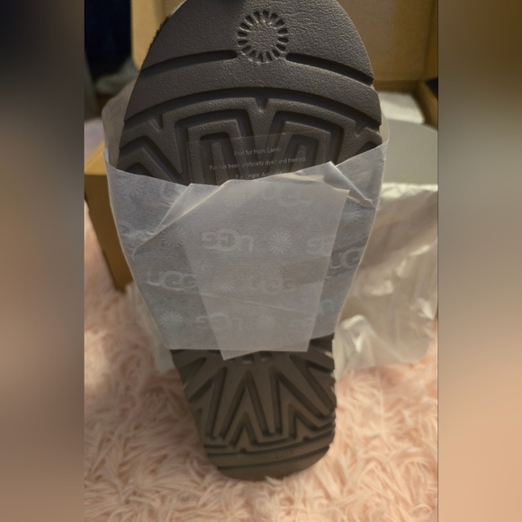 Brand-new never worn Ugg Fluff Yeah Zebra print women's size 9! - Picture 10 of 14